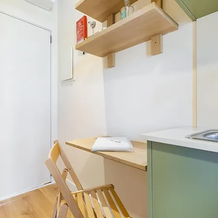 Metropolitan Living - Campolide Апартаменты *