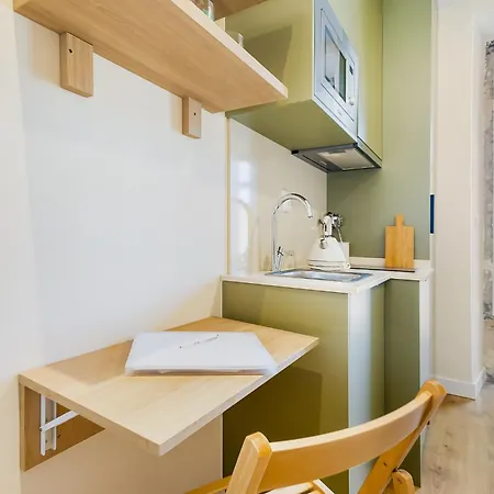 Metropolitan Living - Campolide Apartment