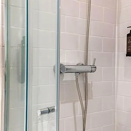Metropolitan Living - Campolide شقة